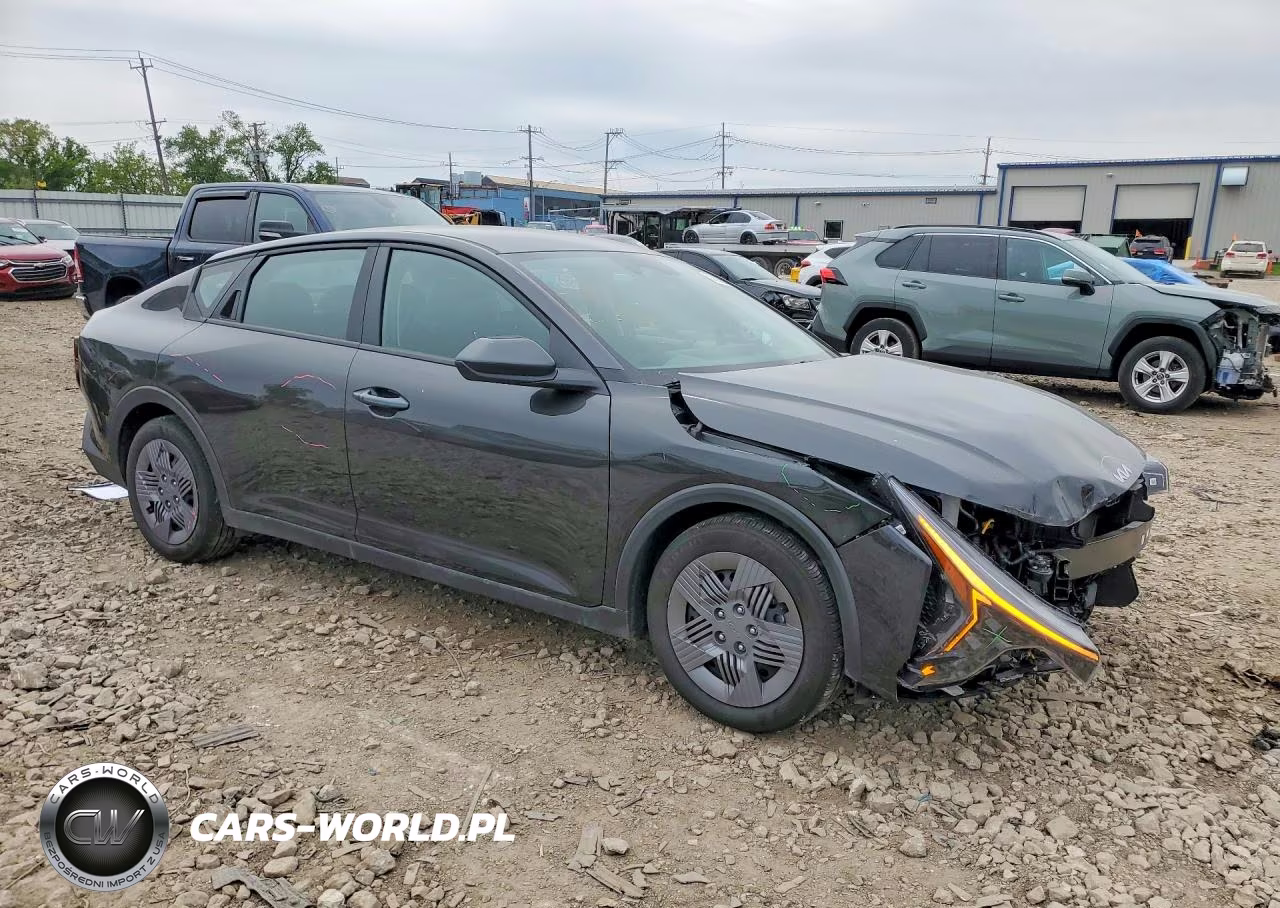 2025 Kia K4 Lx VIN:3KPFT4DE7SE181588 - 4