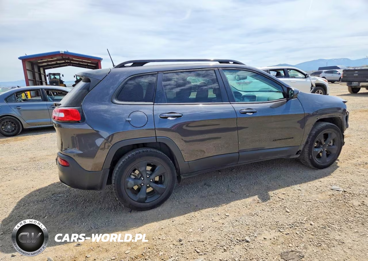 2016 Jeep Cherokee Latitude VIN:1C4PJMCS7GW110857 - 3