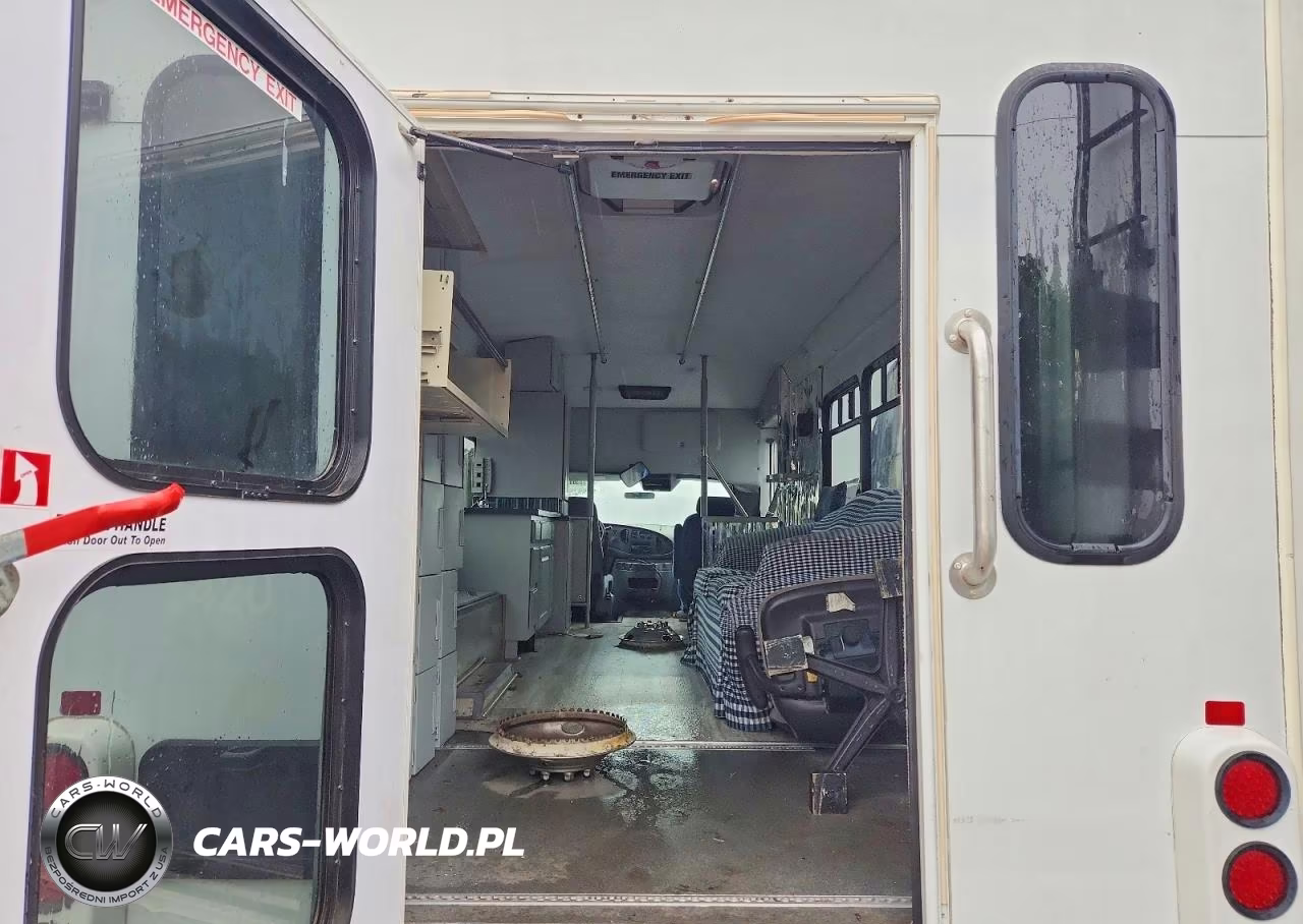 2006 Ford Econoline E450 Super Duty Cutaway Van VIN:1FDXE45S66DB29794 - 10