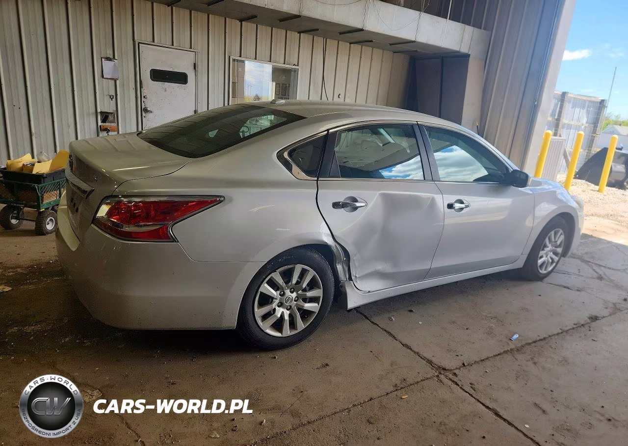 2015 Nissan Altima 2.5 S VIN:1N4AL3AP6FC417807 - 3