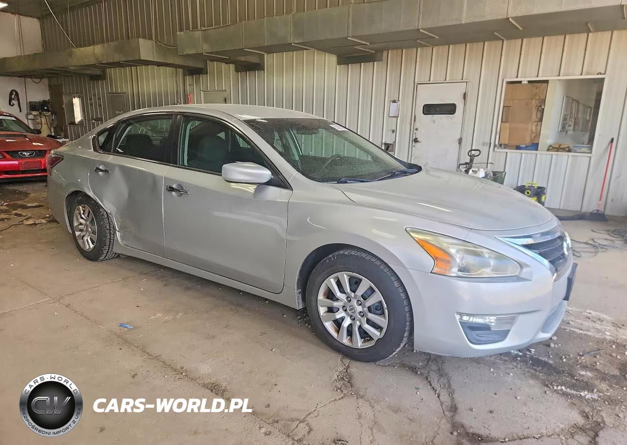 2015 Nissan Altima 2.5 S VIN:1N4AL3AP6FC417807 - 4
