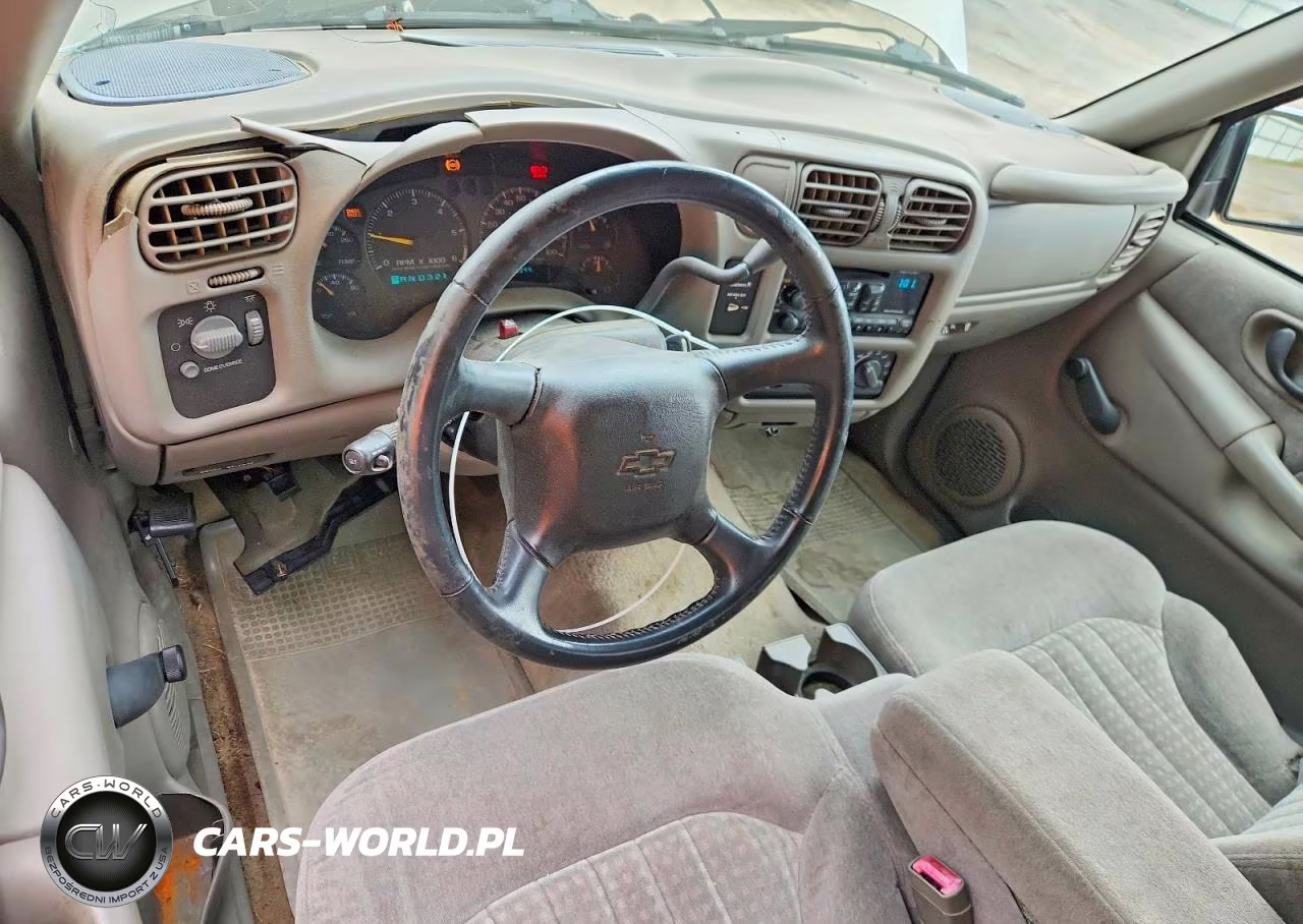 2001 Chevrolet S Truck S10 VIN:1GCCS19W718204950 - 8