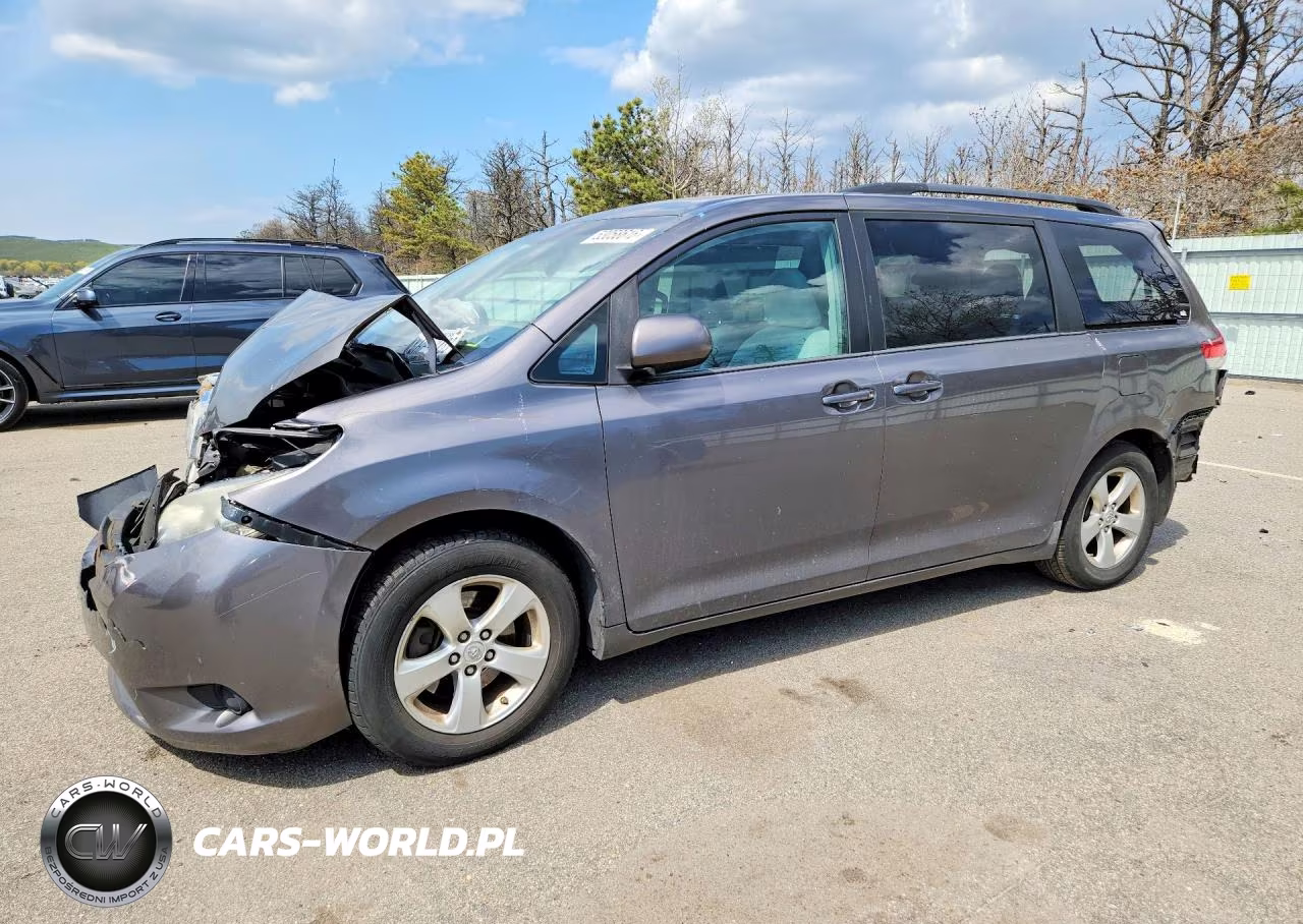 2013 Toyota Seinna – zdjęcie 1 z 13