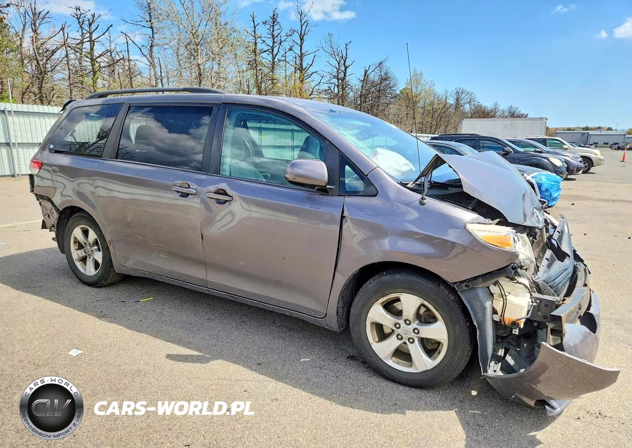 2013 Toyota Seinna VIN:5TDKK3DC1DS378520 - 4