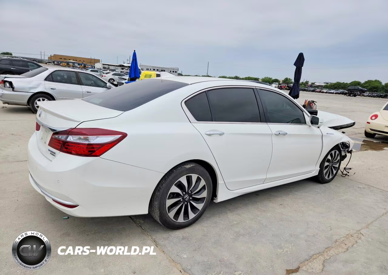 2017 Honda Accord Touring Hybrid VIN:JHMCR6F78HC003196 - 3
