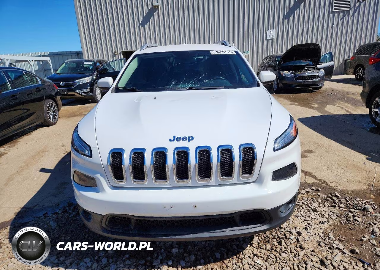 2018 Jeep Cherokee Latitude Plus VIN:1C4PJLLB9JD563827 - 5