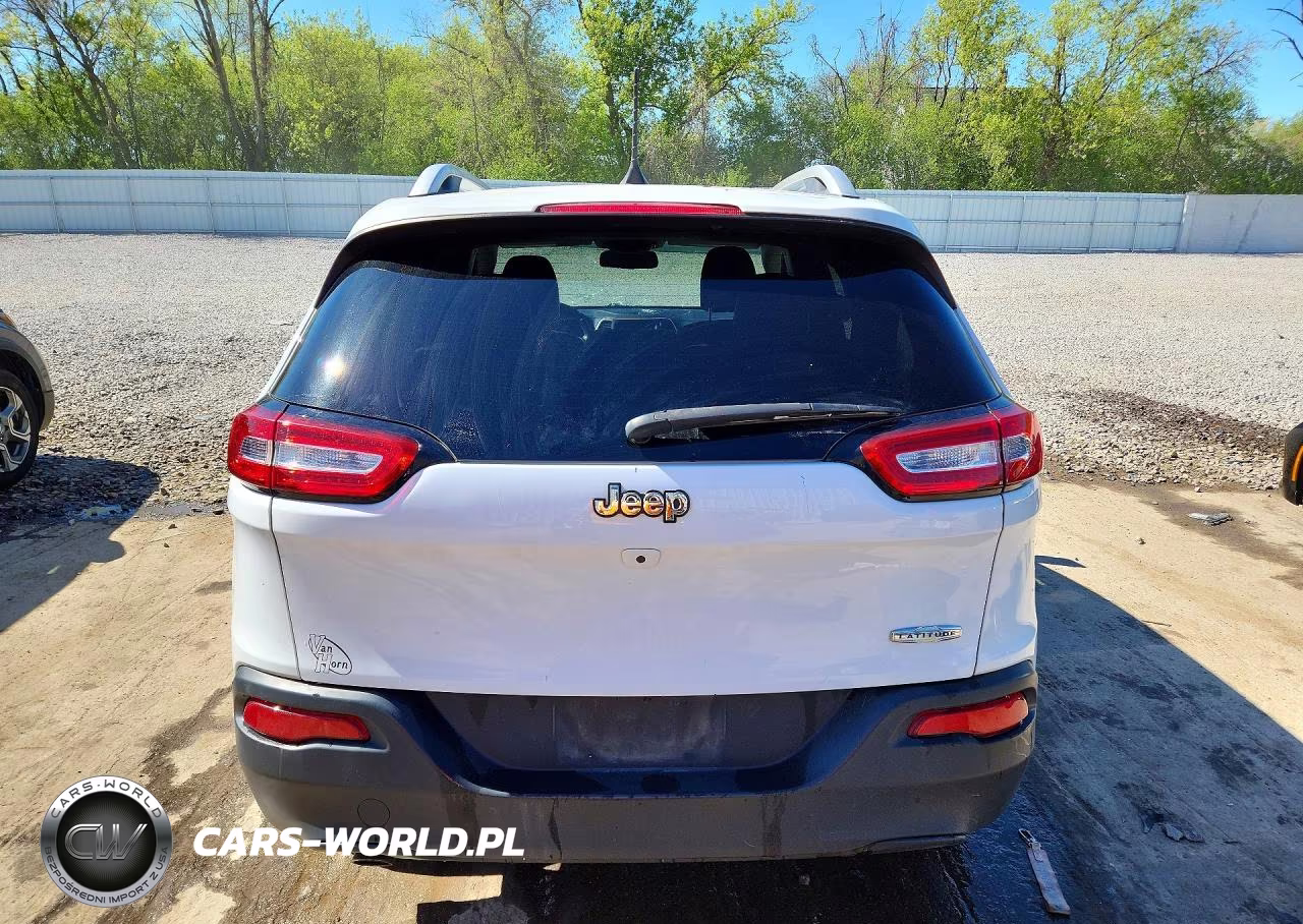 2018 Jeep Cherokee Latitude Plus VIN:1C4PJLLB9JD563827 - 6