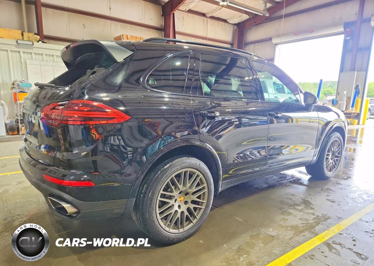 2017 Porsche Cayenne VIN:WP1AA2A21HKA80923 - 3