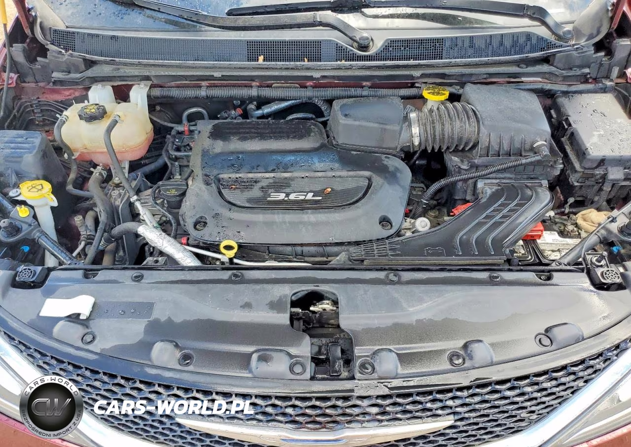 2018 Chrysler Pacifica Touring Plus VIN:2C4RC1FGXJR126186 - 11