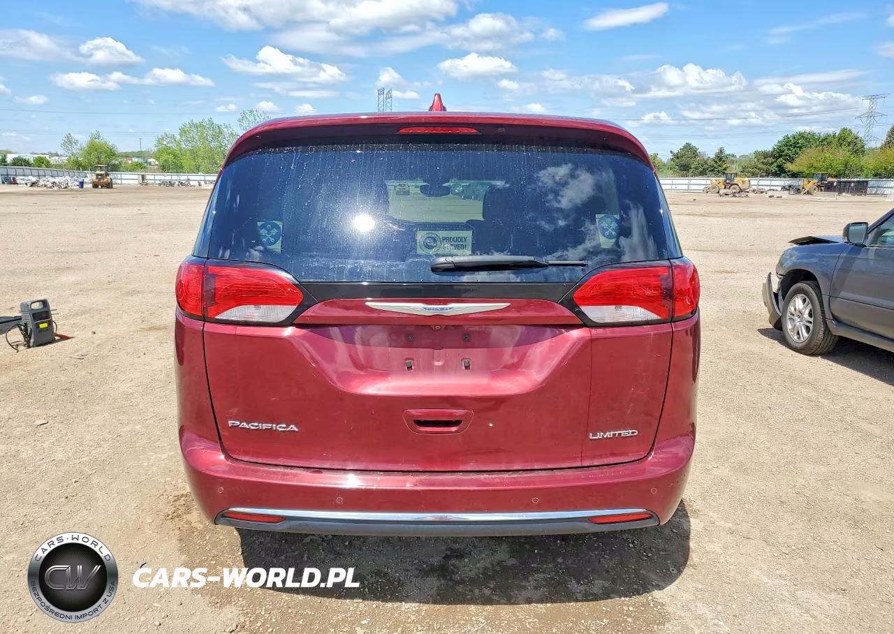 2018 Chrysler Pacifica Touring Plus VIN:2C4RC1FGXJR126186 - 6