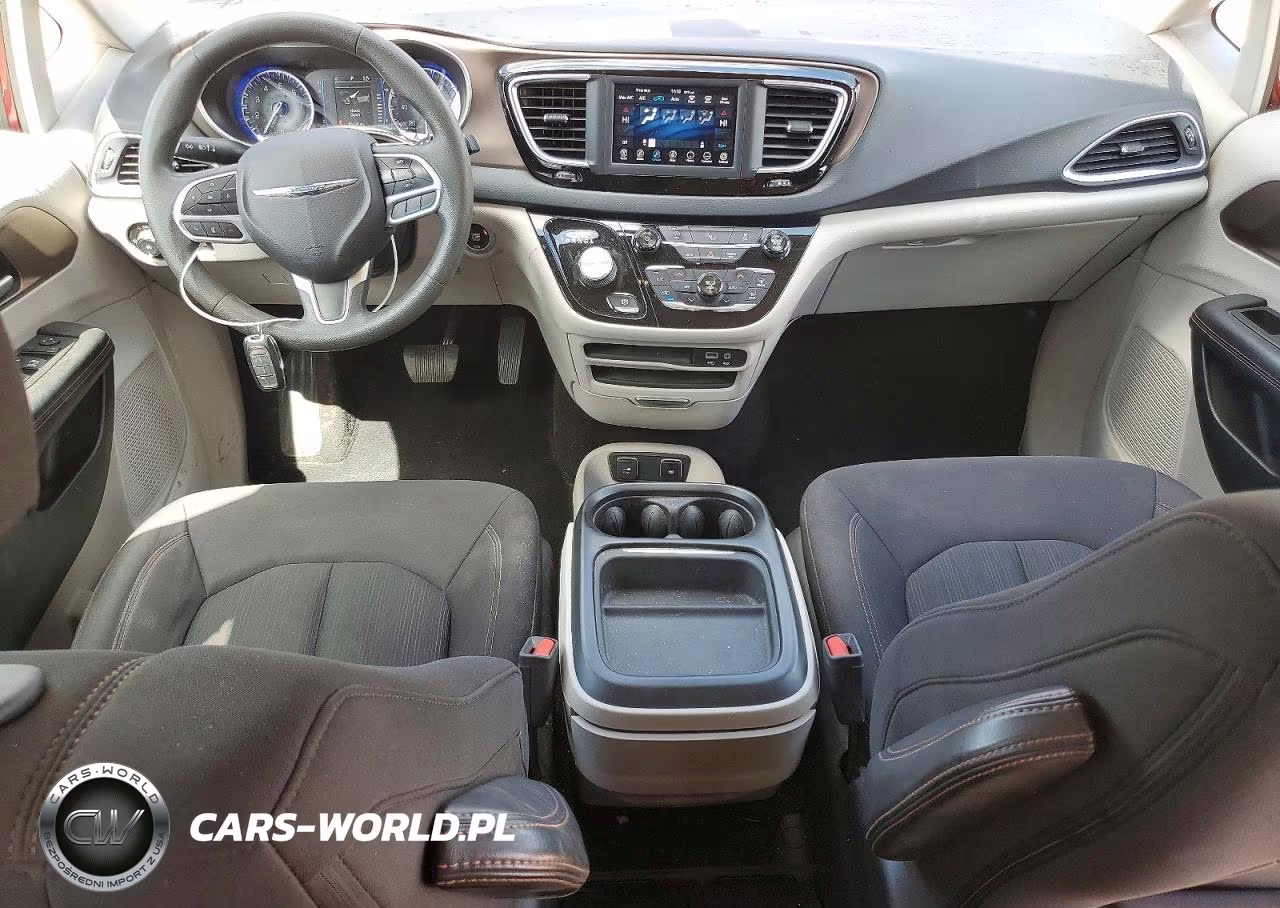2018 Chrysler Pacifica Touring Plus VIN:2C4RC1FGXJR126186 - 8