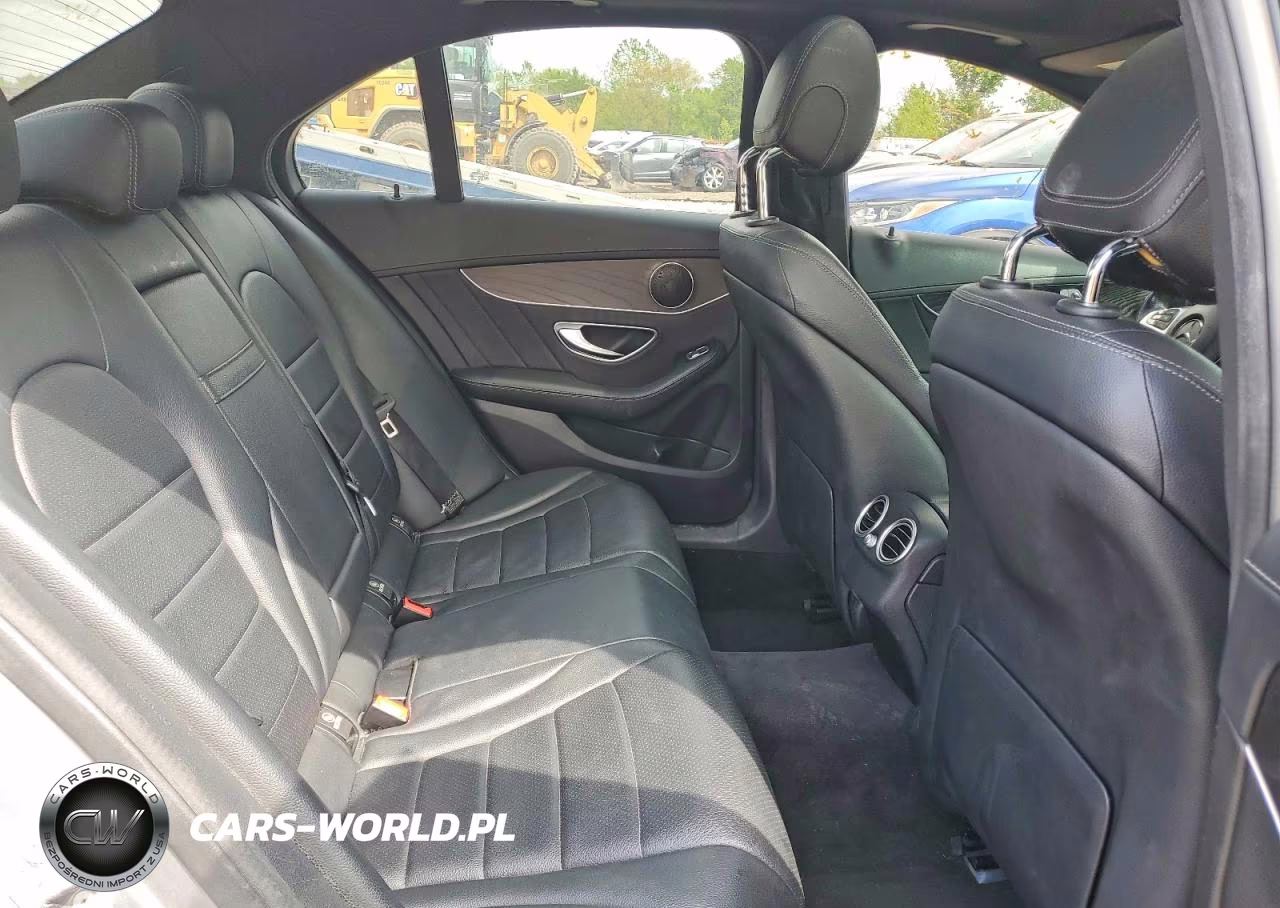 2016 Mercedes-Benz C 300 VIN:55SWF4JB2GU158303 - 10