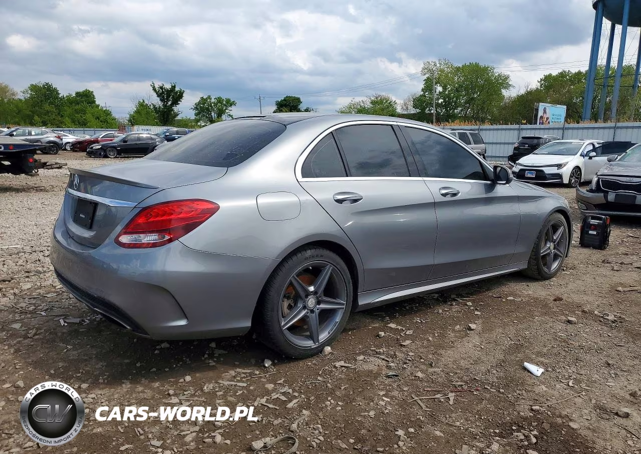 2016 Mercedes-Benz C 300 VIN:55SWF4JB2GU158303 - 3