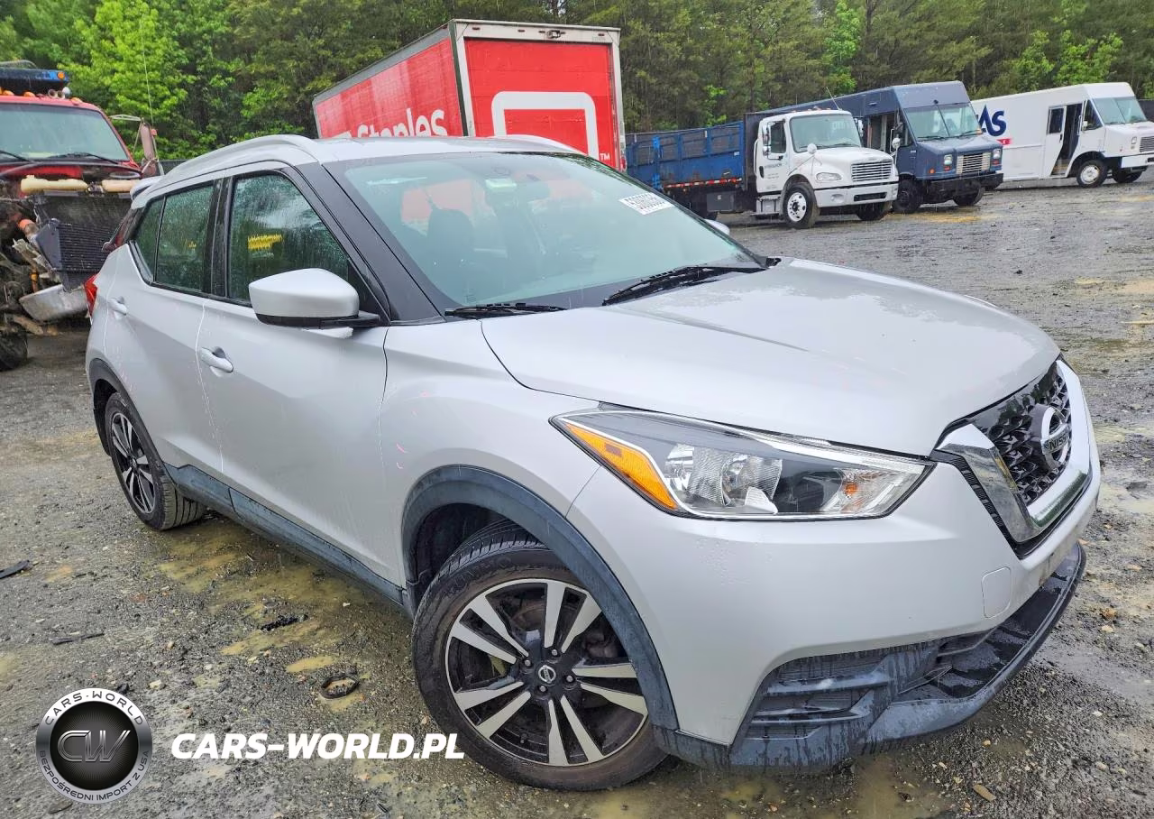 2018 Nissan Kicks Sv VIN:3N1CP5CU7JL541977 - 4
