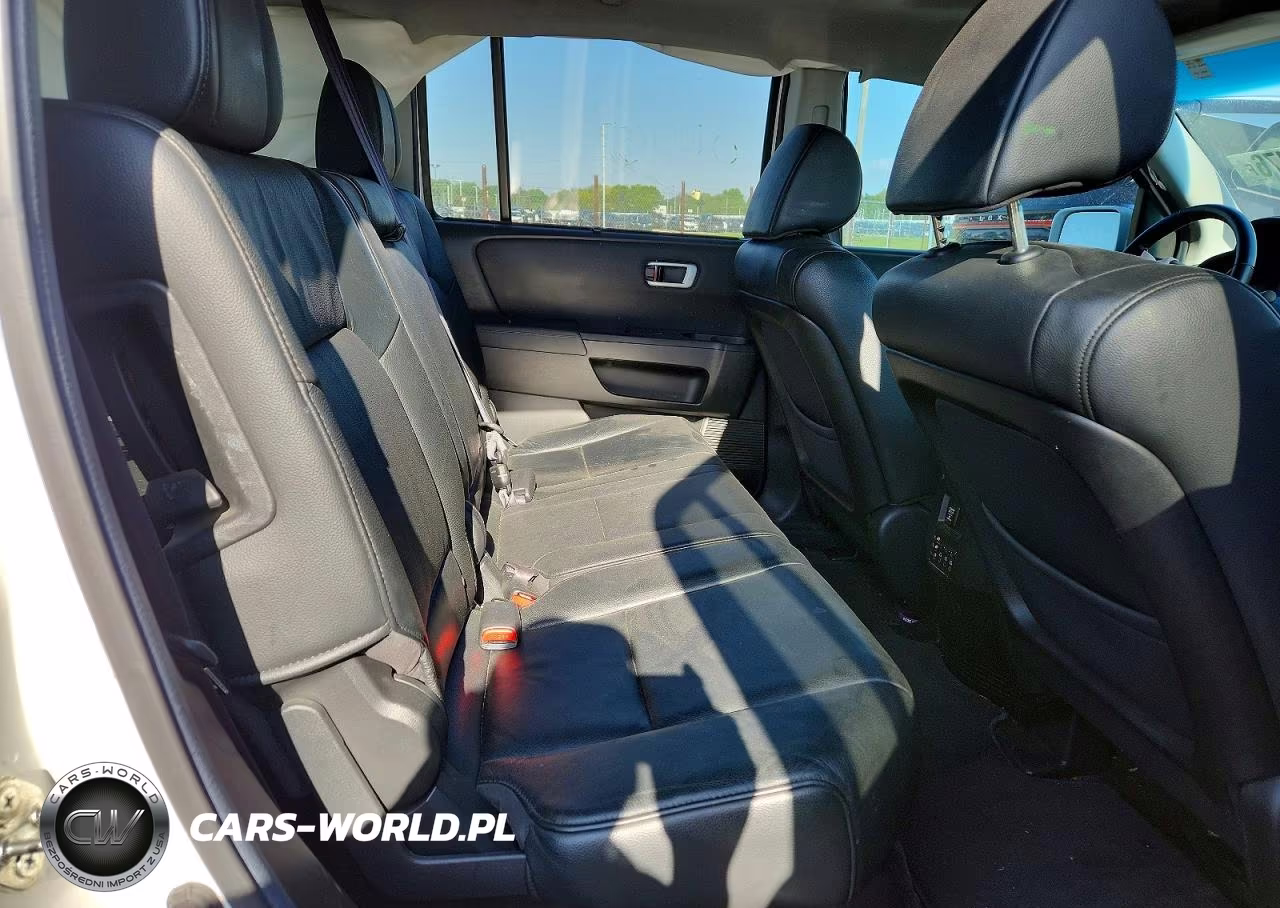 2012 Honda Pilot Touring VIN:5FNYF4H92CB011910 - 11