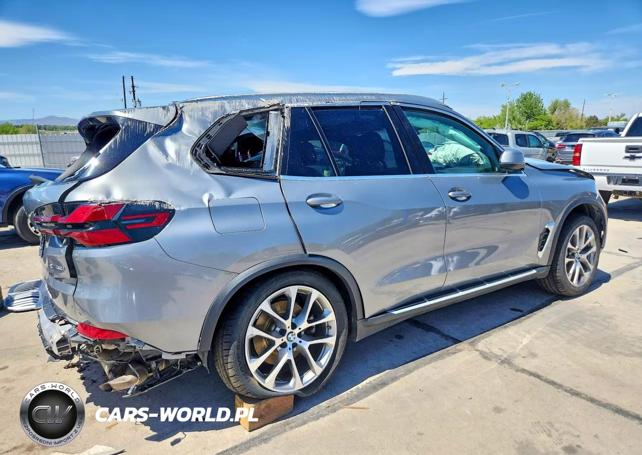 2024 BMW X5 xDrive40I VIN:5UX23EU05R9V08883 - 3
