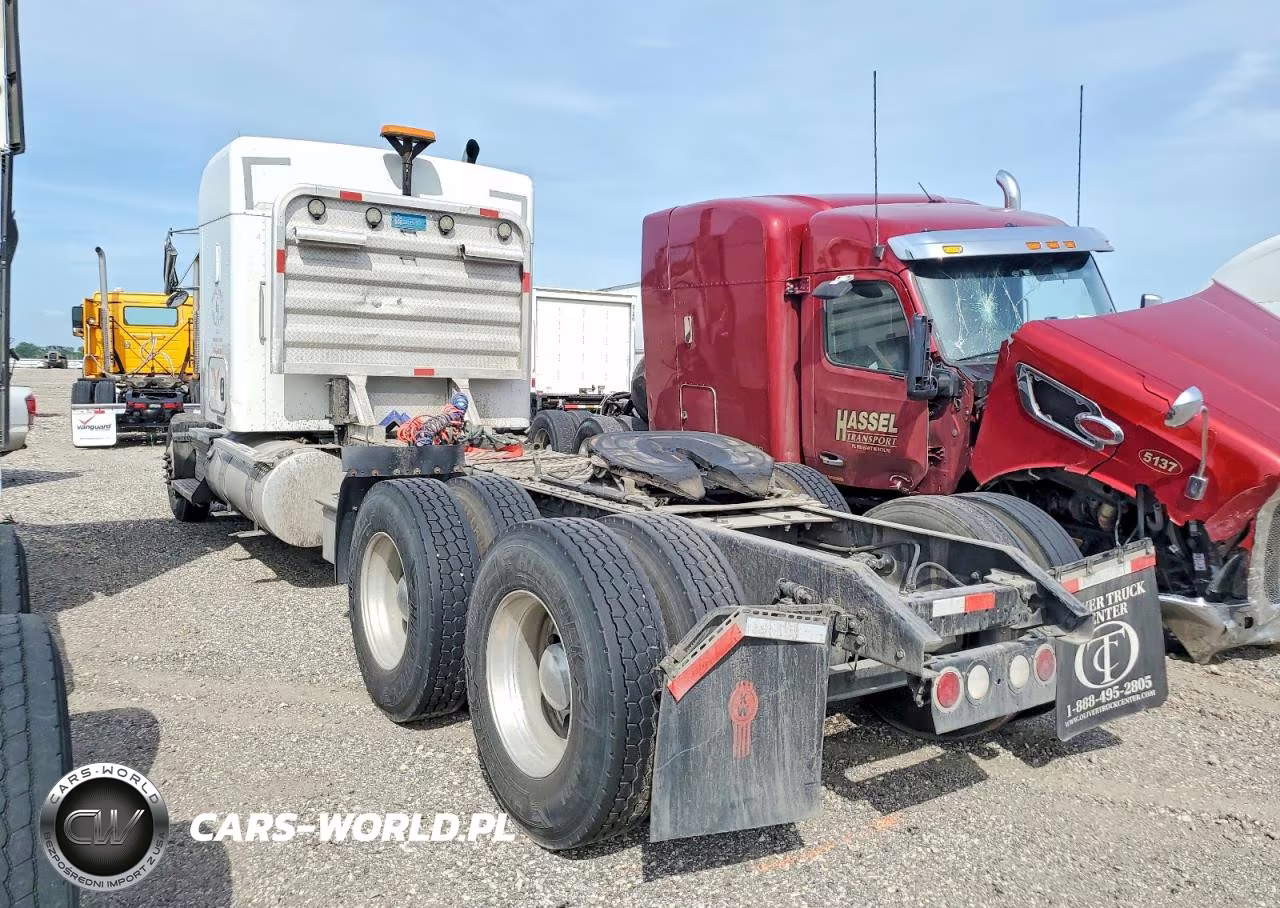 2014 Kenworth T800 Semi Truck VIN:1XKDDP8X2EJ411261 - 3
