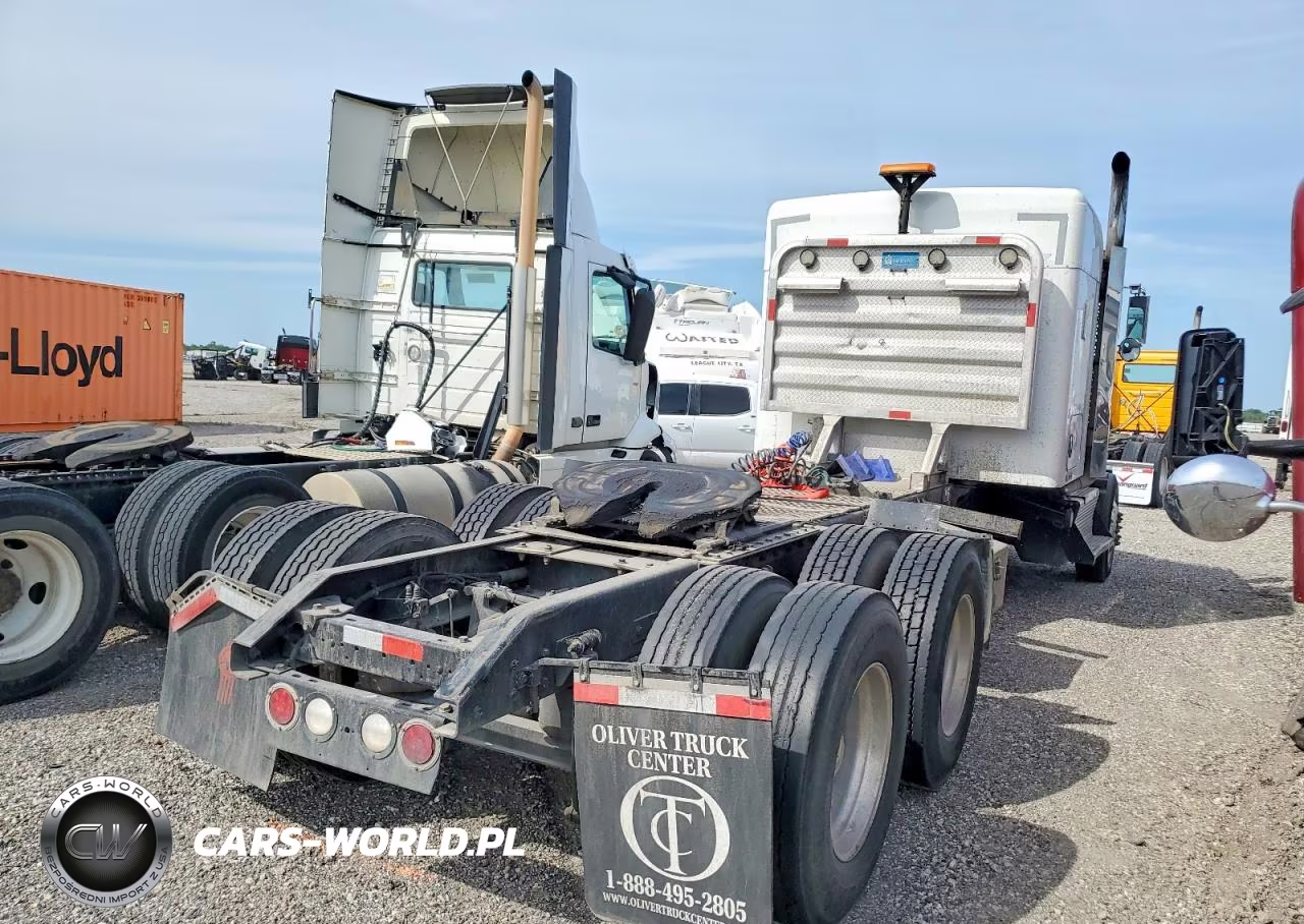 2014 Kenworth T800 Semi Truck VIN:1XKDDP8X2EJ411261 - 4