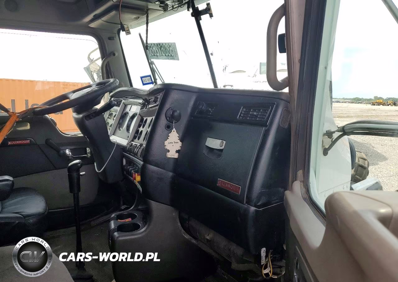 2014 Kenworth T800 Semi Truck VIN:1XKDDP8X2EJ411261 - 5
