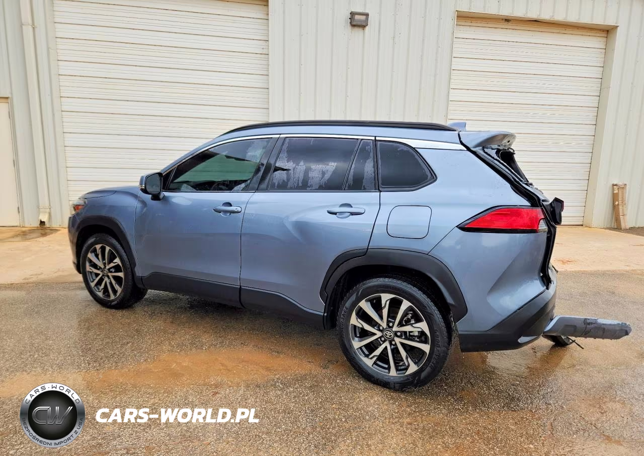 2023 Toyota Corolla Cross Xle VIN:7MUDAABG9PV050049 - 2