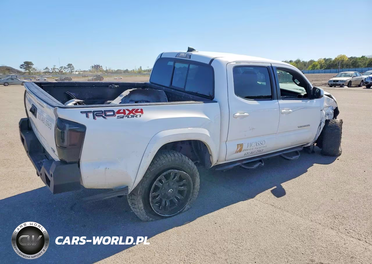 2016 Toyota Tacoma Trd Sport VIN:5TFCZ5AN2GX038633 - 3