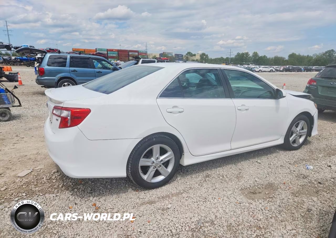 2014 Toyota Camry Se VIN:4T1BF1FK3EU751479 - 3