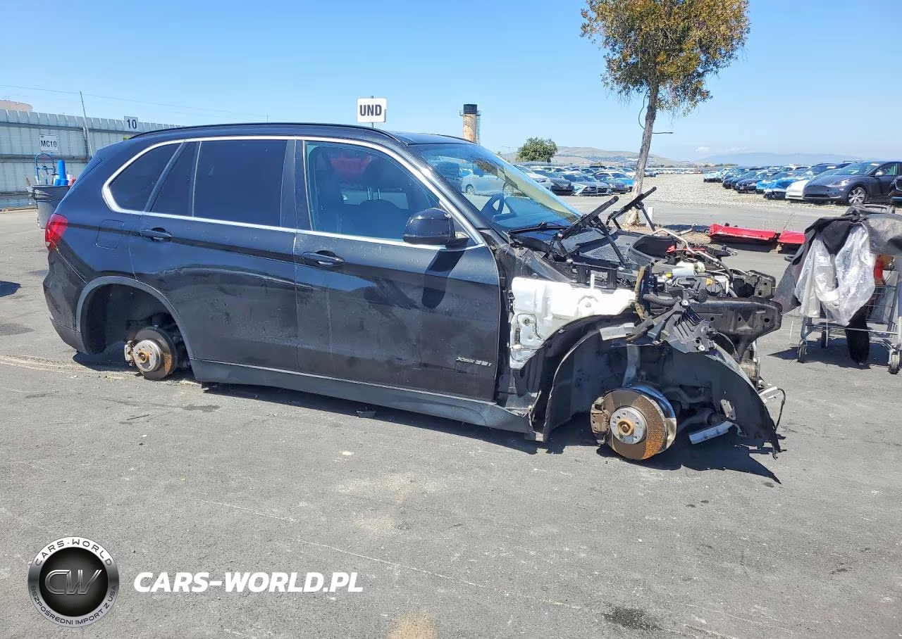 2016 BMW X5 xDrive35I VIN:5UXKR0C5XG0P22803 - 4