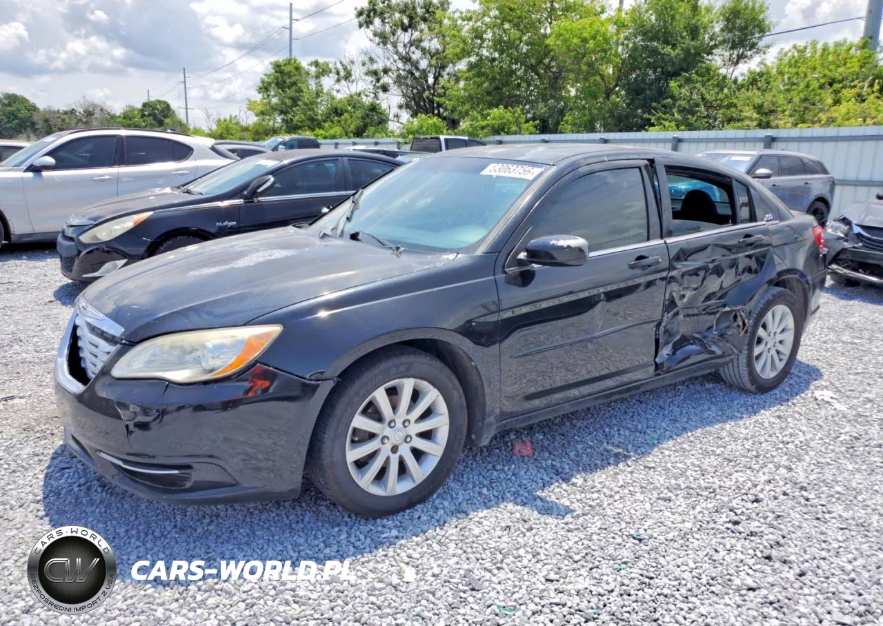 2013 Chrysler 200 Touring – zdjęcie 1 z 12