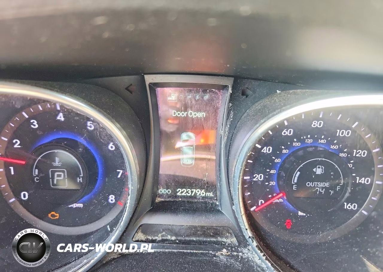 2015 Hyundai Santa Fe Sport 2.4L VIN:5XYZU3LB1FG298183 - 9