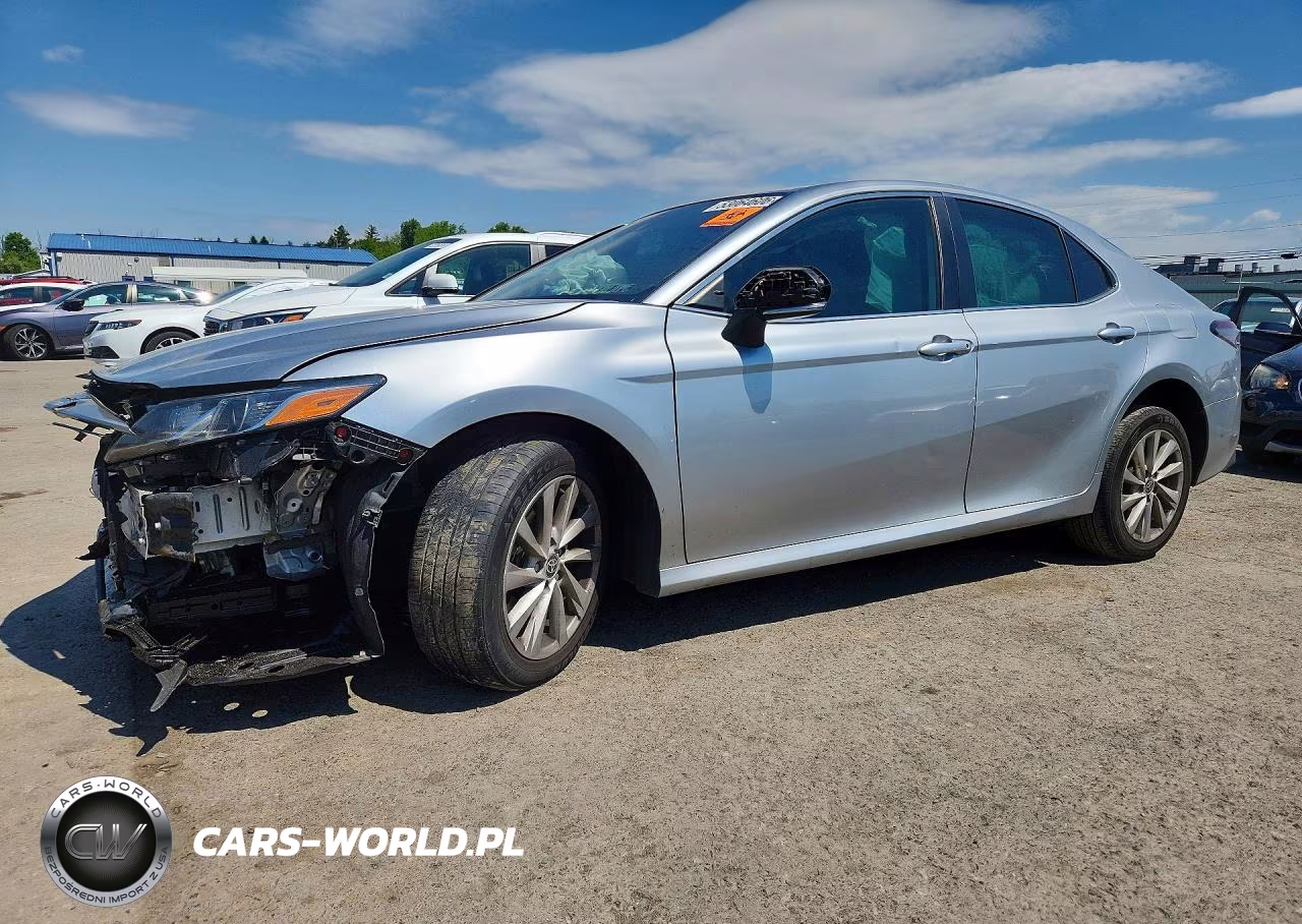 2021 Toyota Camry Le – zdjęcie 1 z 12