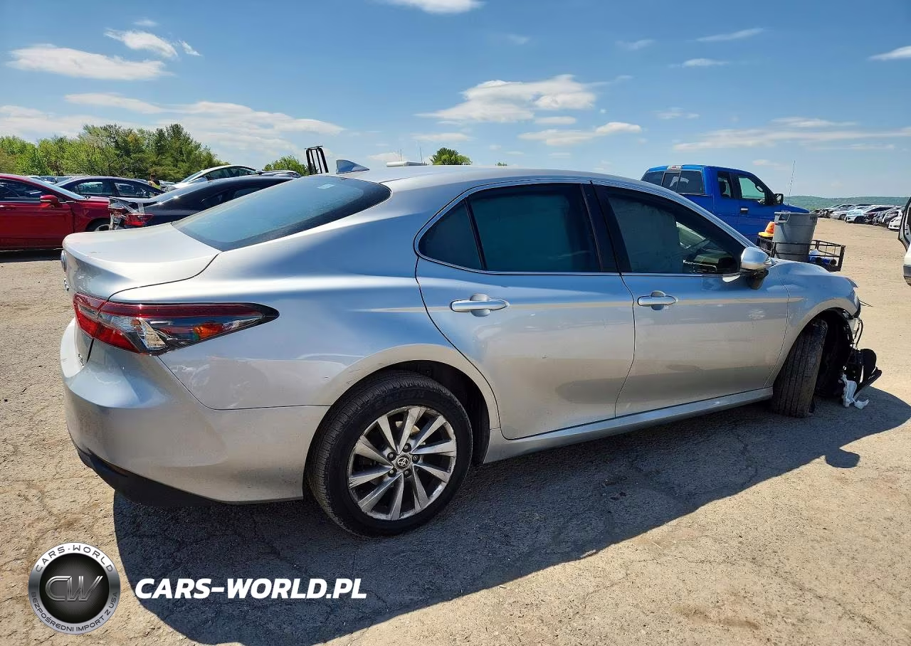 2021 Toyota Camry Le VIN:4T1C11BK1MU036577 - 3