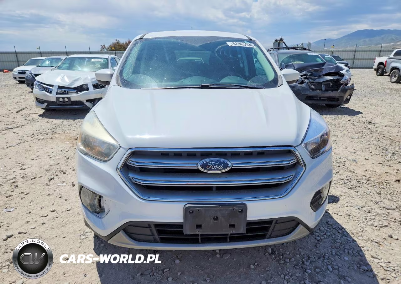 2017 Ford Escape Se VIN:1FMCU9GD8HUB61890 - 5