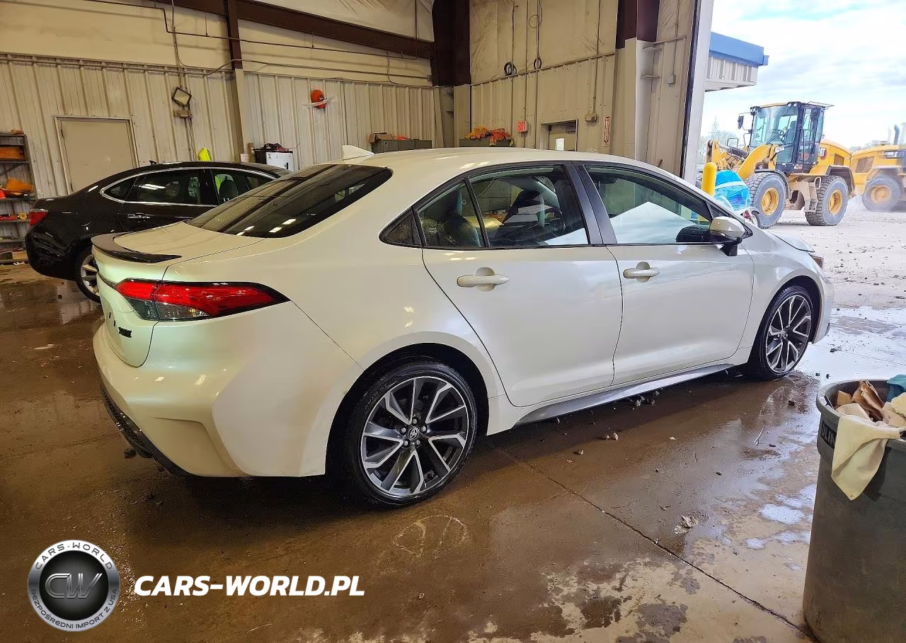 2020 Toyota Corolla Xse VIN:JTDT4RCE0LJ042891 - 3