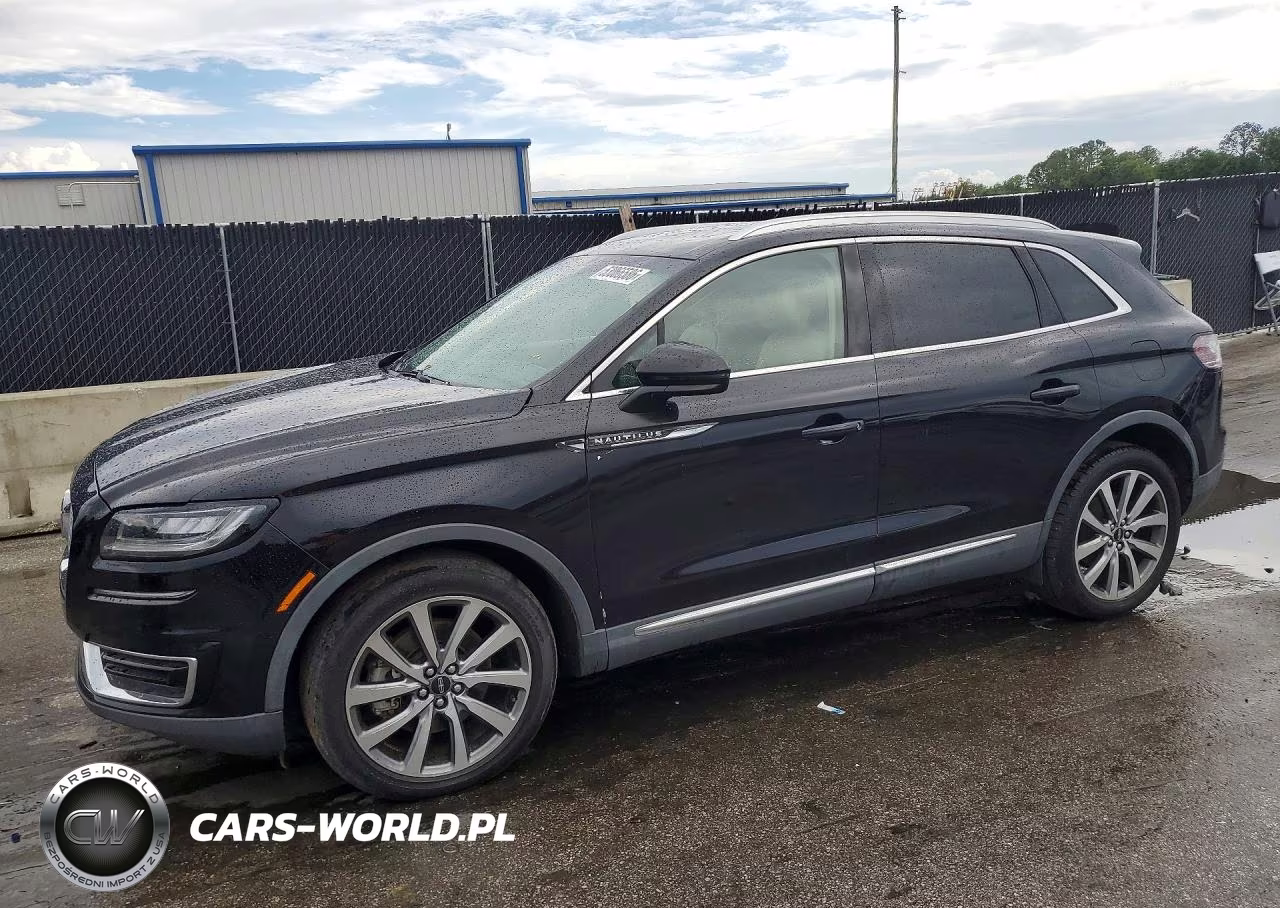 2019 Lincoln Nautilus Select
