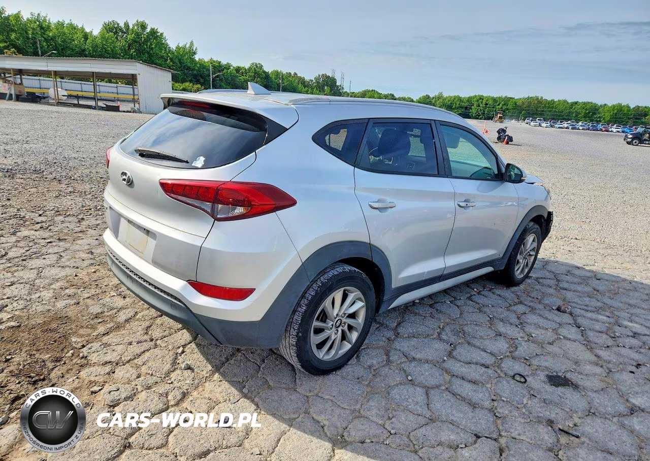 2018 Hyundai Tucson VIN:KM8J33A42JU633006 - 3