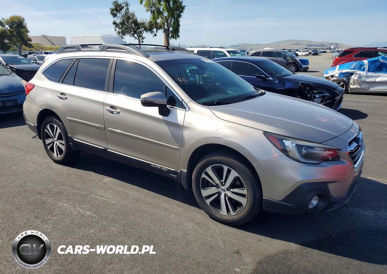 2018 Subaru Outback 2.5I Limited VIN:4S4BSANC9J3342232 - 4