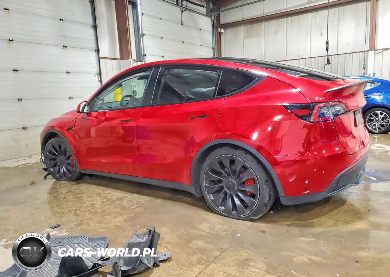 2023 Tesla Model Y VIN:7SAYGDEF5PF668104 - 2