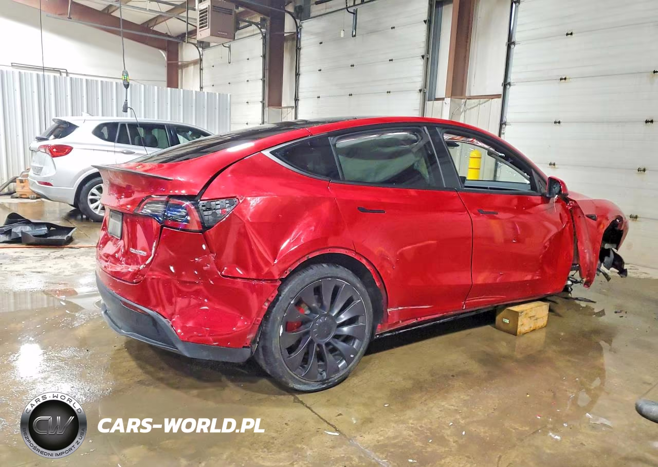 2023 Tesla Model Y VIN:7SAYGDEF5PF668104 - 3
