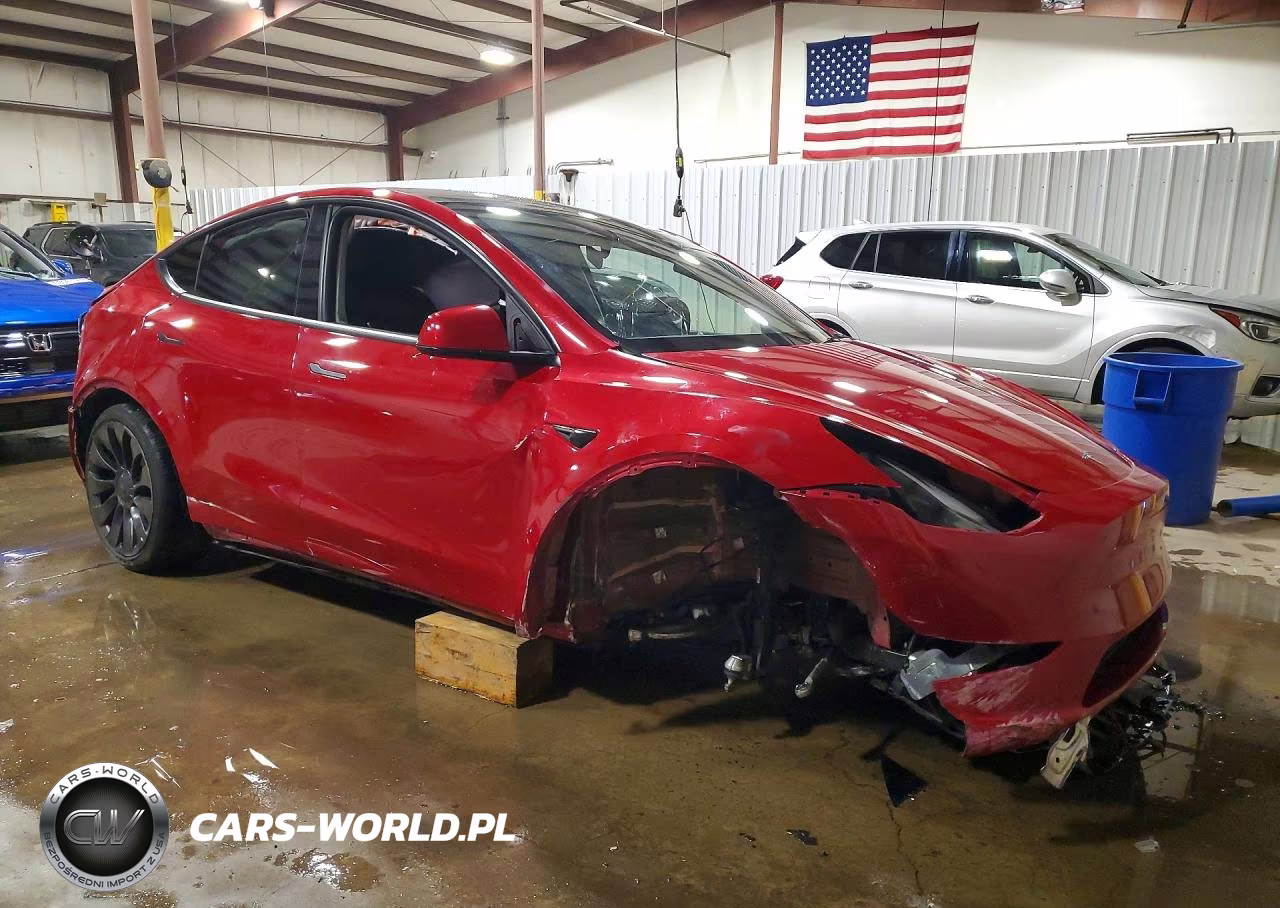 2023 Tesla Model Y VIN:7SAYGDEF5PF668104 - 4
