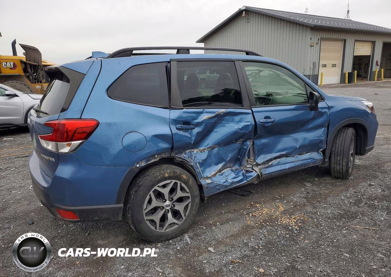 2020 Subaru Forester Premium VIN:JF2SKAGC5LH445303 - 3
