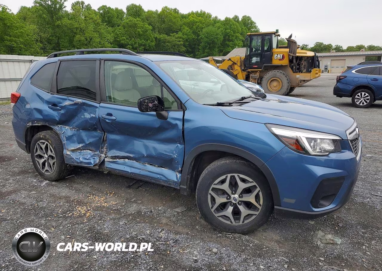 2020 Subaru Forester Premium VIN:JF2SKAGC5LH445303 - 4