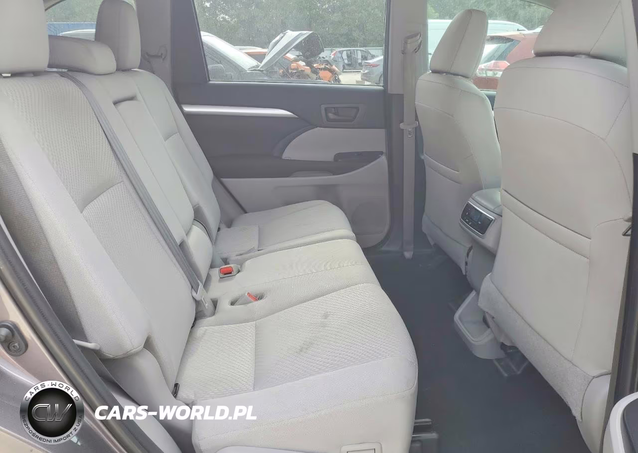 2019 Toyota Highlander Le VIN:5TDZARFH4KS060658 - 11
