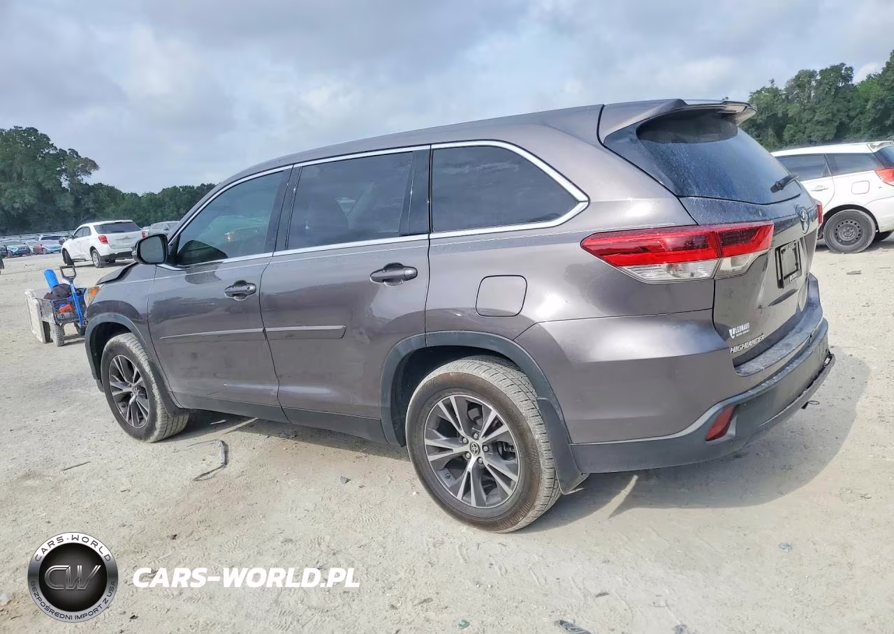 2019 Toyota Highlander Le VIN:5TDZARFH4KS060658 - 2
