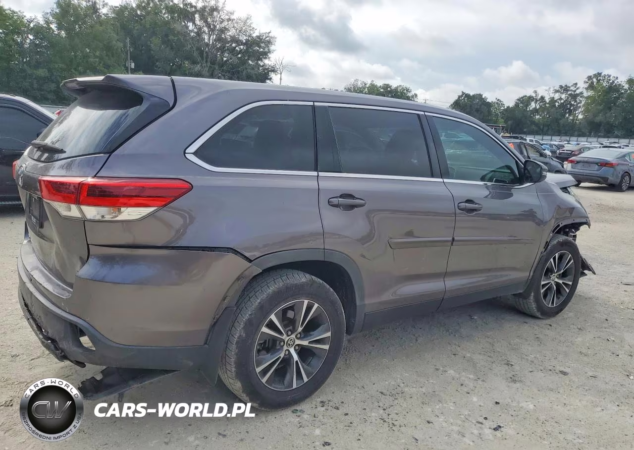 2019 Toyota Highlander Le VIN:5TDZARFH4KS060658 - 3