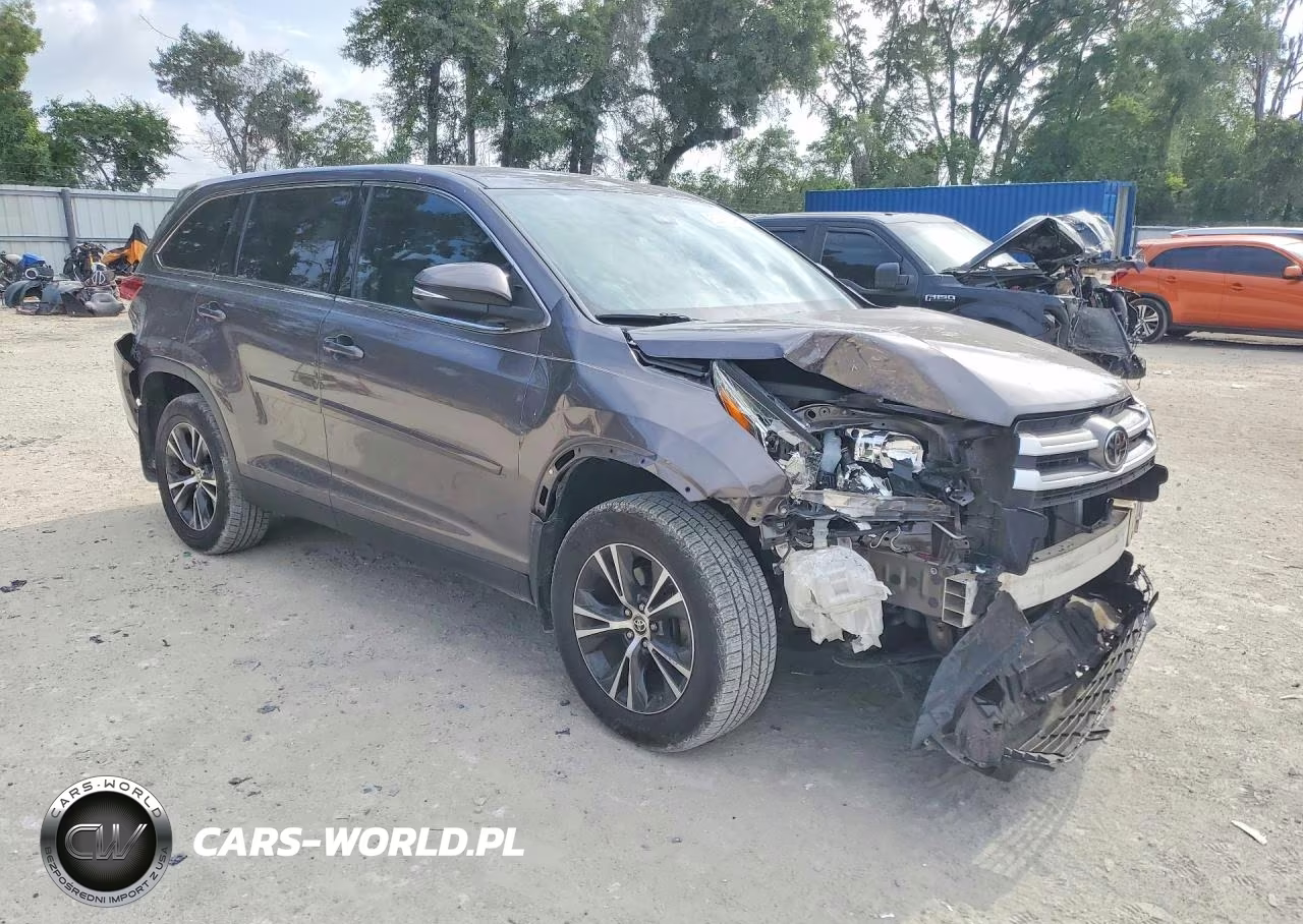 2019 Toyota Highlander Le VIN:5TDZARFH4KS060658 - 4