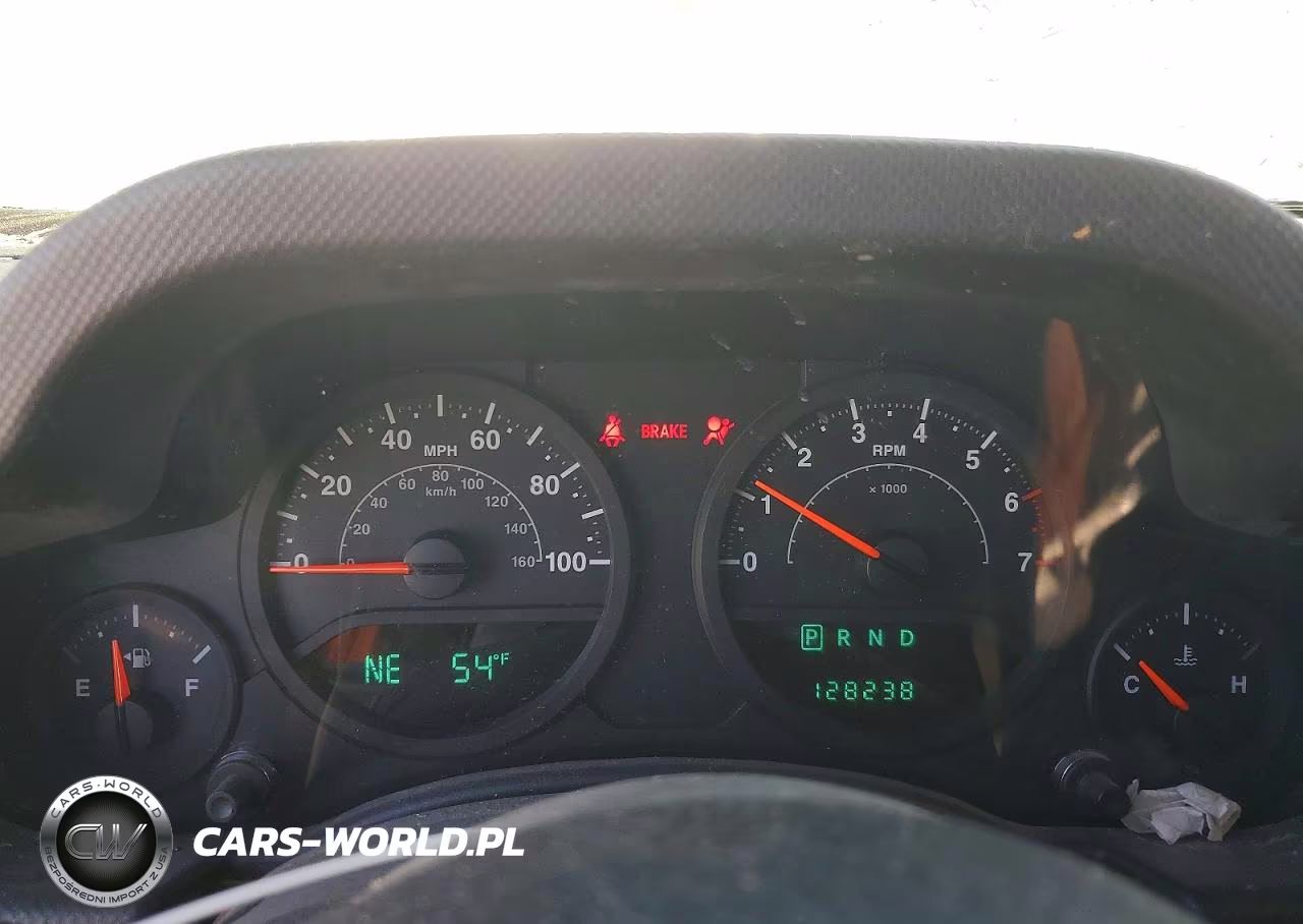 2007 Jeep Wrangler X VIN:1J4GA39137L157243 - 9