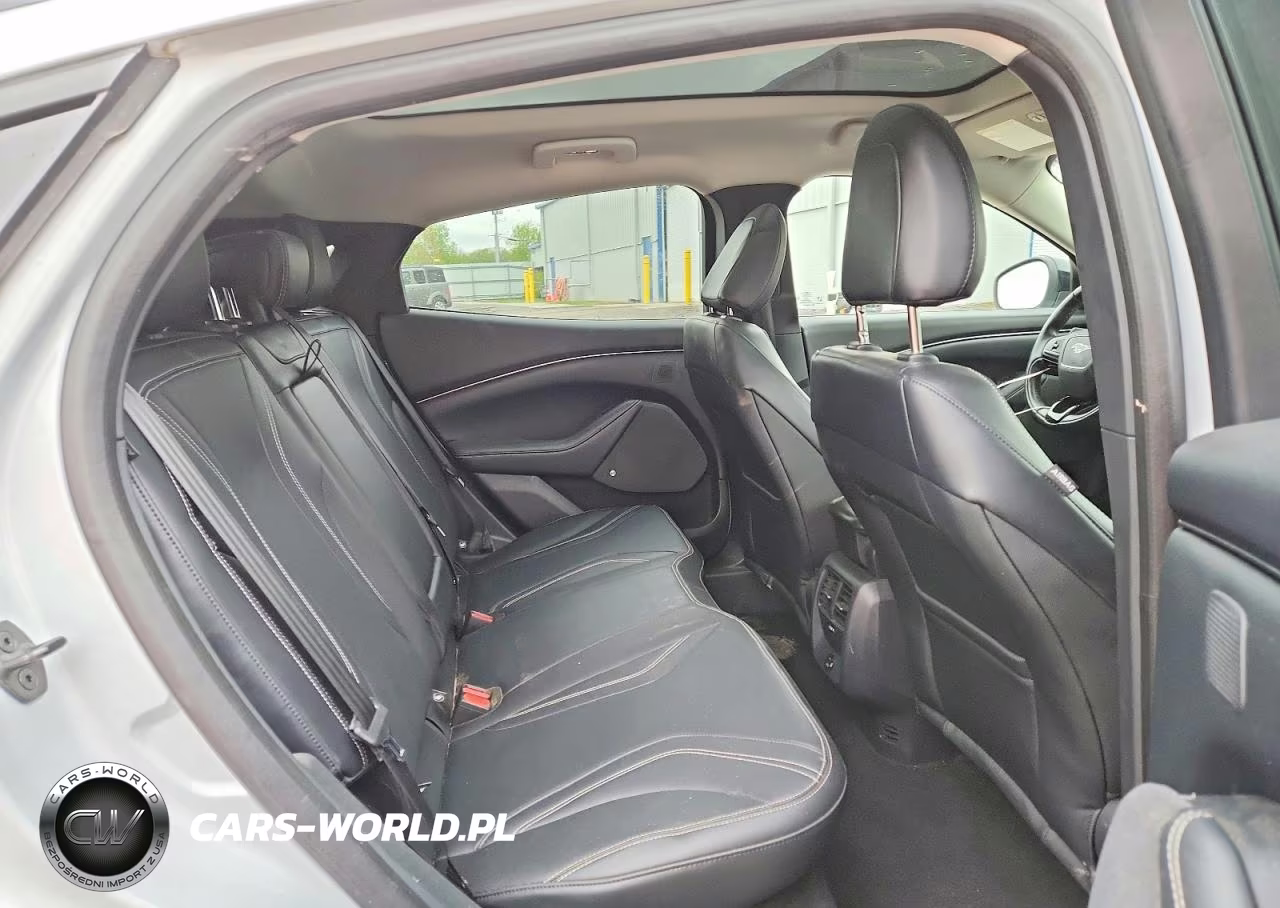 2021 Ford Mustang Mach-E Premium VIN:3FMTK3SU2MMA47246 - 11