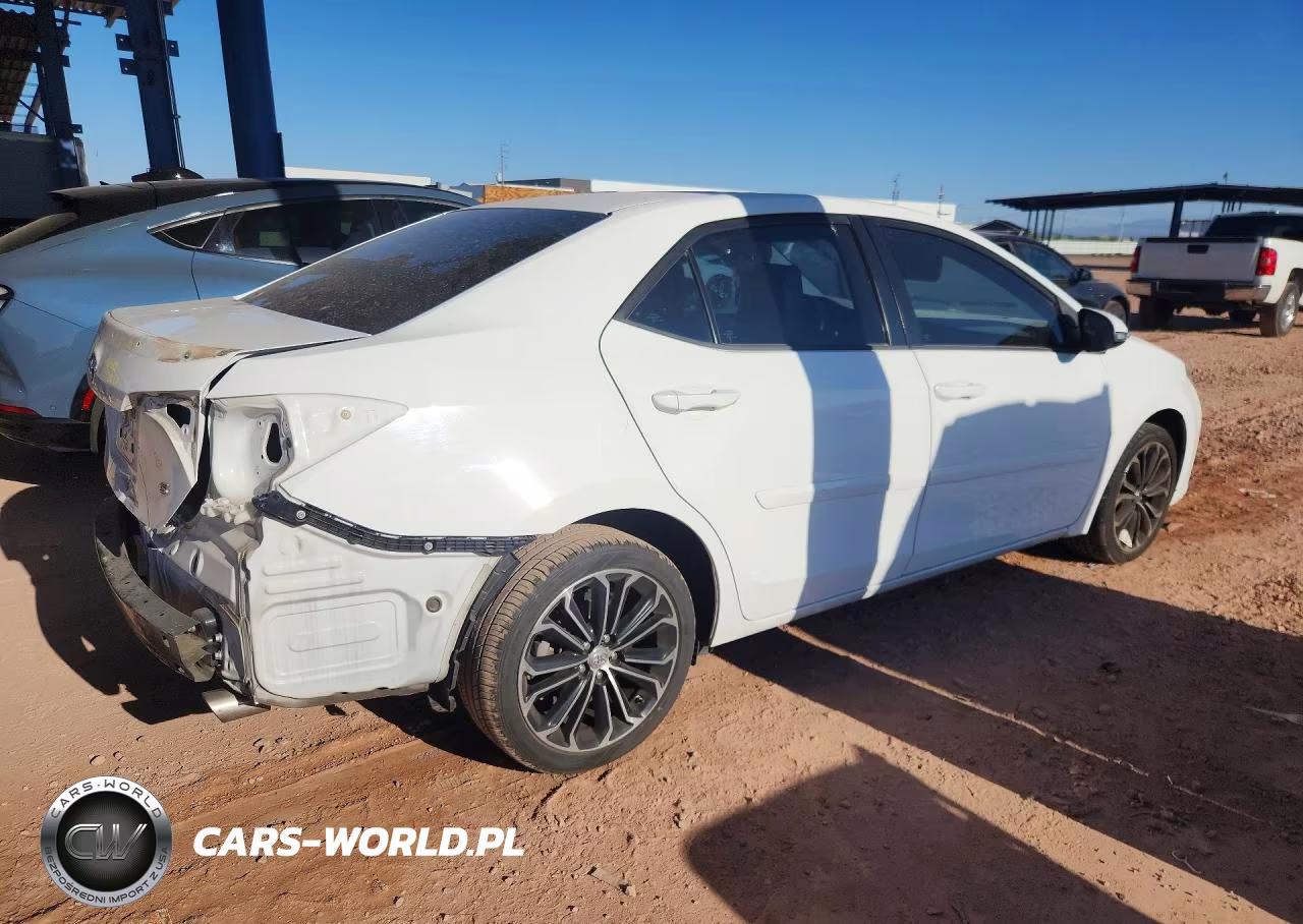 2015 Toyota Corolla S Plus VIN:5YFBURHE1FP308701 - 3