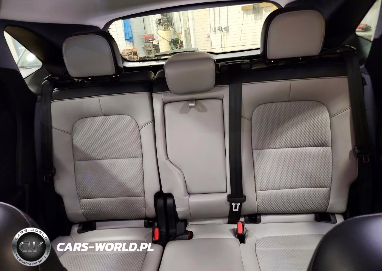 2023 Ford Escape VIN:1FMCU0E10PUA67702 - 10