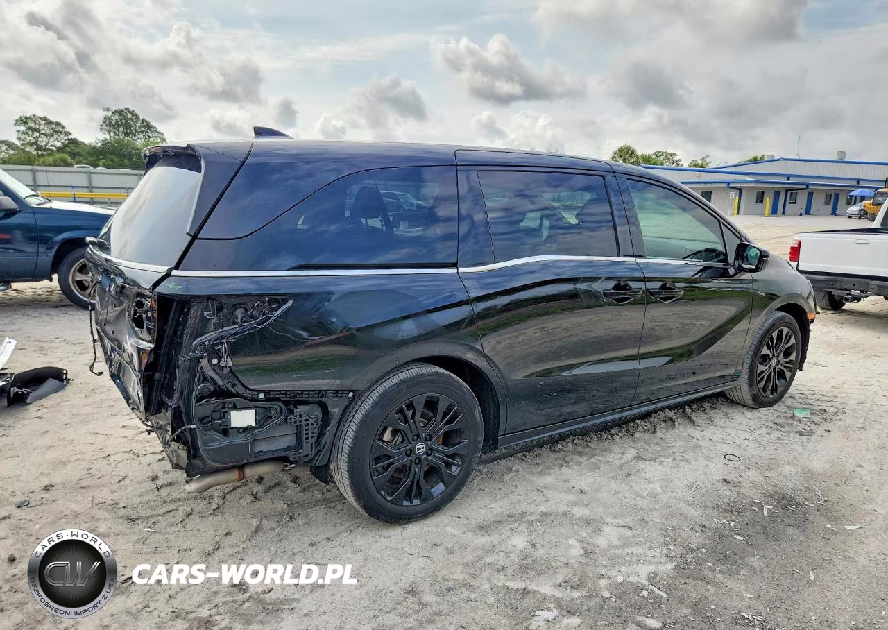 2025 Honda Odyssey Sport-L VIN:5FNRL6H7XSB024605 - 3
